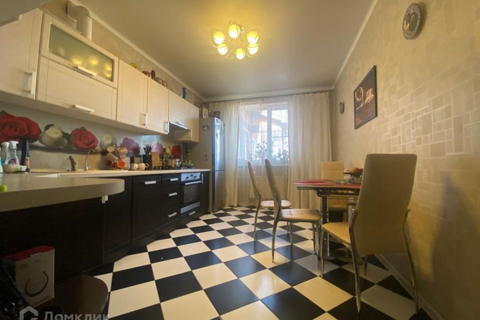 Продаётся 3-комнатная квартира, 100.6 м²