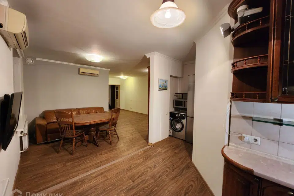 Продаётся 3-комнатная квартира, 60 м²
