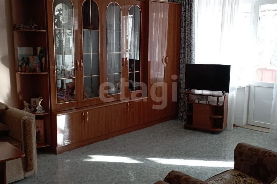 Продаётся 1-комнатная квартира, 48.3 м²