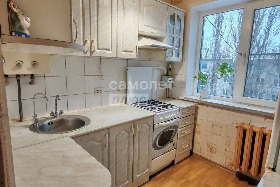Продаётся 3-комнатная квартира, 47.3 м²