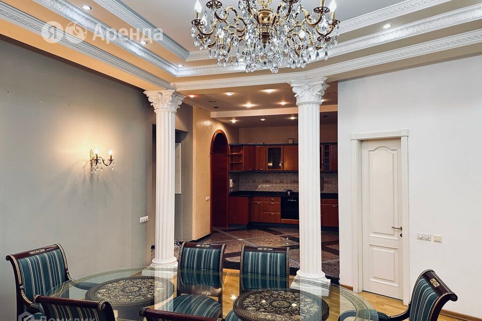 Сдаётся 5-комнатная квартира, 202 м²