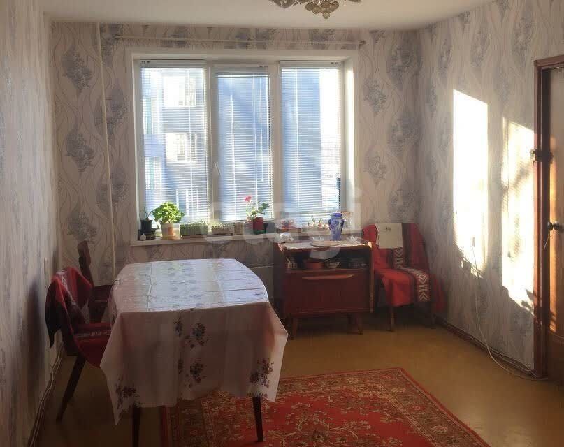 Продаётся 4-комнатная квартира, 65 м²