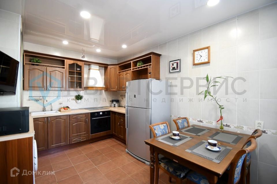 Продаётся 1-комнатная квартира, 54 м²
