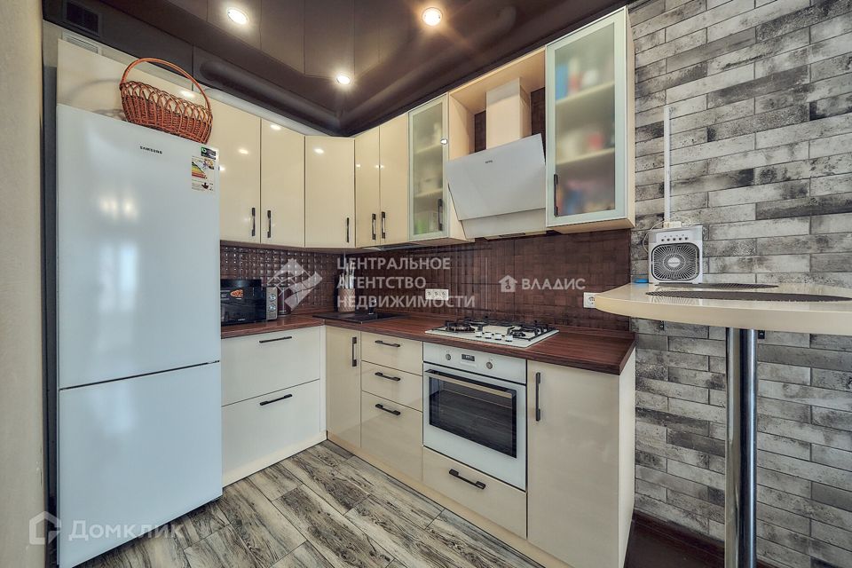 Продаётся 1-комнатная квартира, 47.3 м²