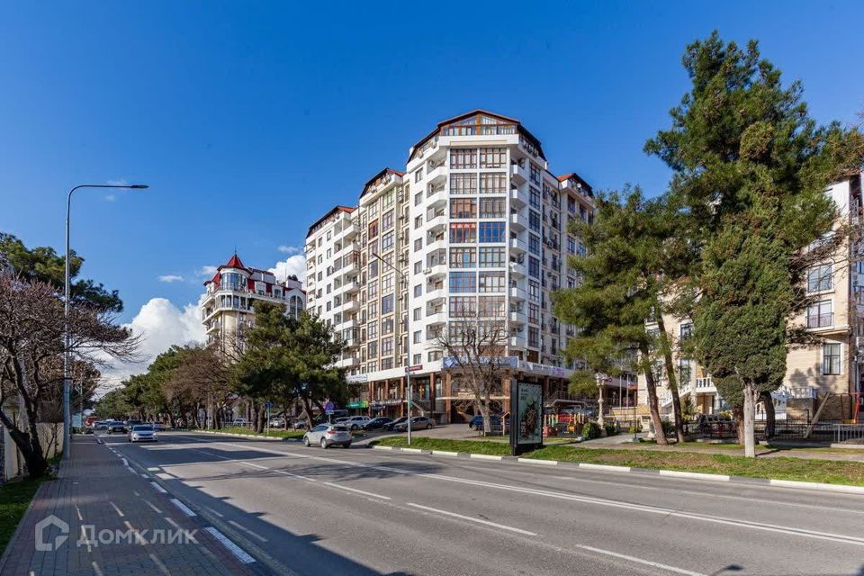 Продаётся 1-комнатная квартира, 76 м²