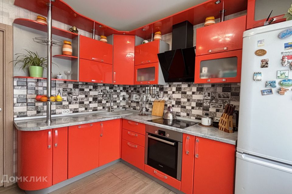 Продаётся 3-комнатная квартира, 63.5 м²