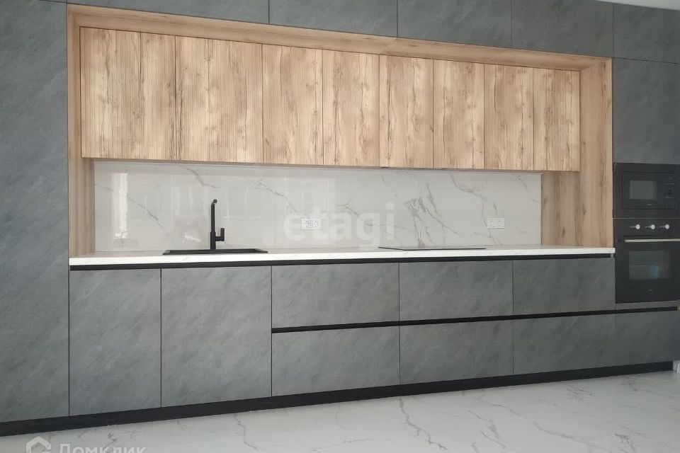 Продаётся 3-комнатная квартира, 72.5 м²
