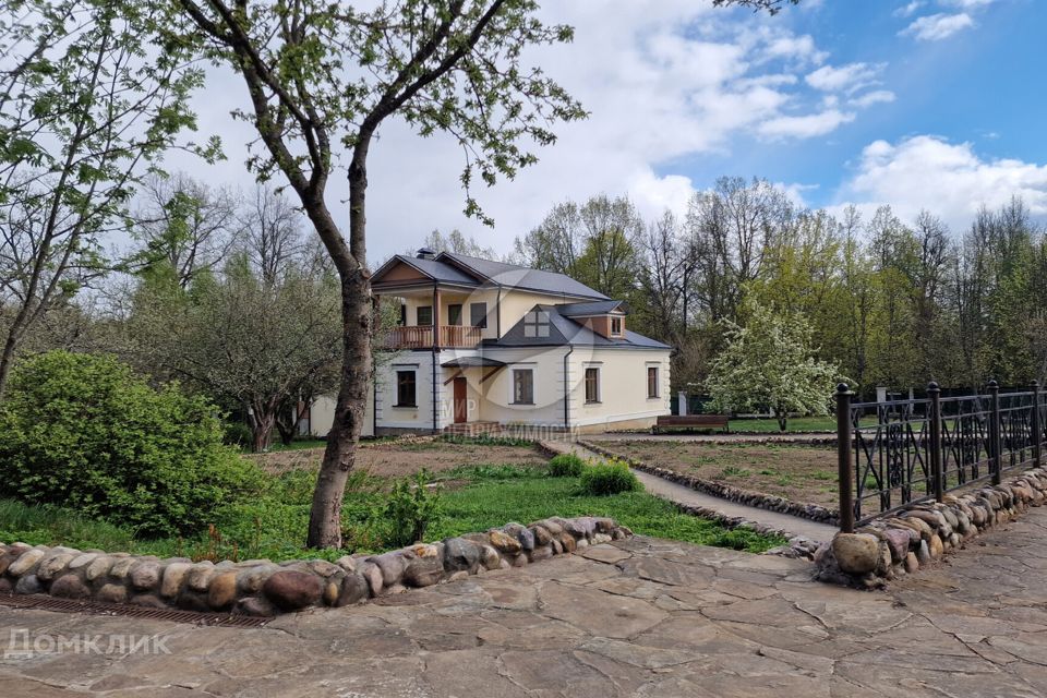 Продаётся 2-этажный дом, 301.5 м²