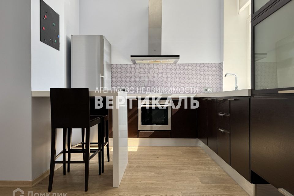 Сдаётся 2-комнатная квартира, 85 м²