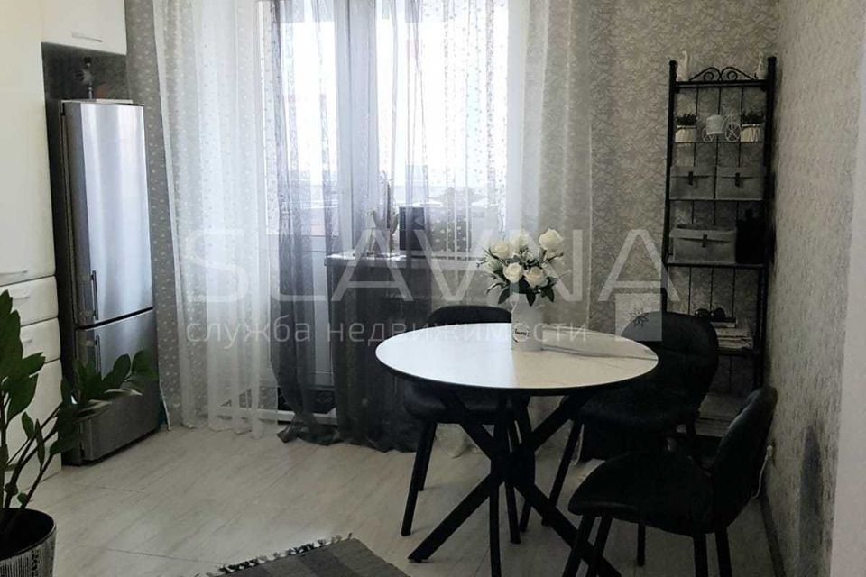 Продаётся 1-комнатная квартира, 43 м²