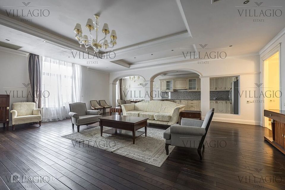 Продаётся 3-комнатная квартира, 159.9 м²