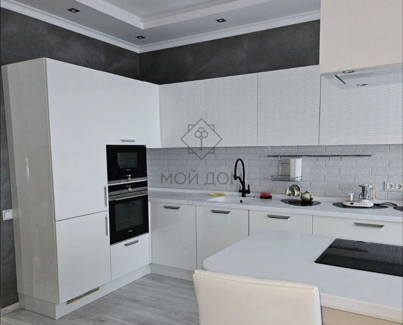 Сдаётся 2-комнатная квартира, 72 м²
