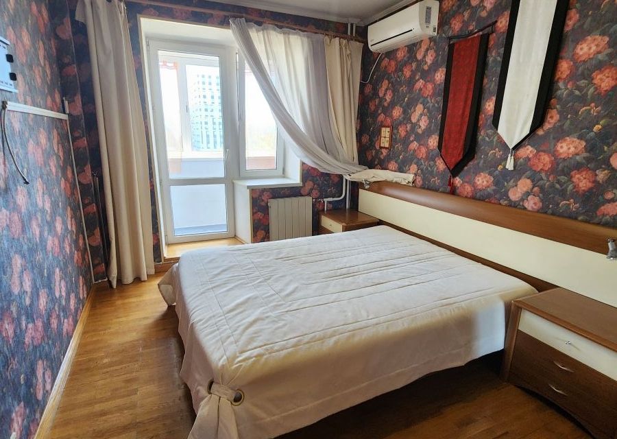 Продаётся 4-комнатная квартира, 109.7 м²