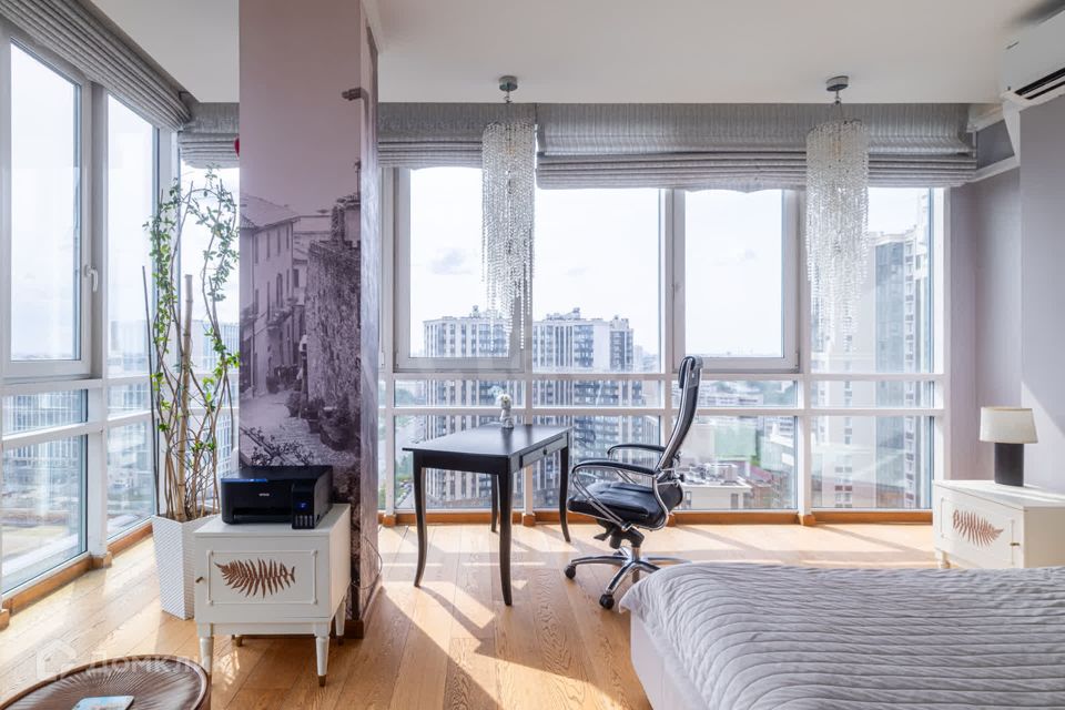Продаётся 3-комнатная квартира, 111.5 м²