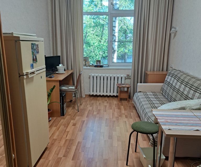 Продаётся комната в 9-комн. квартире, 16.9 м²