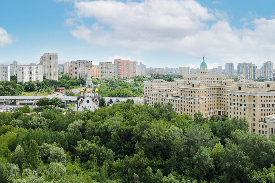 Продаётся 4-комнатная квартира, 100 м²