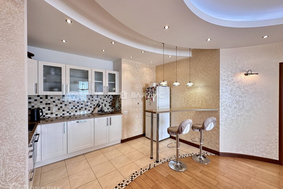 Продаётся 3-комнатная квартира, 98.3 м²