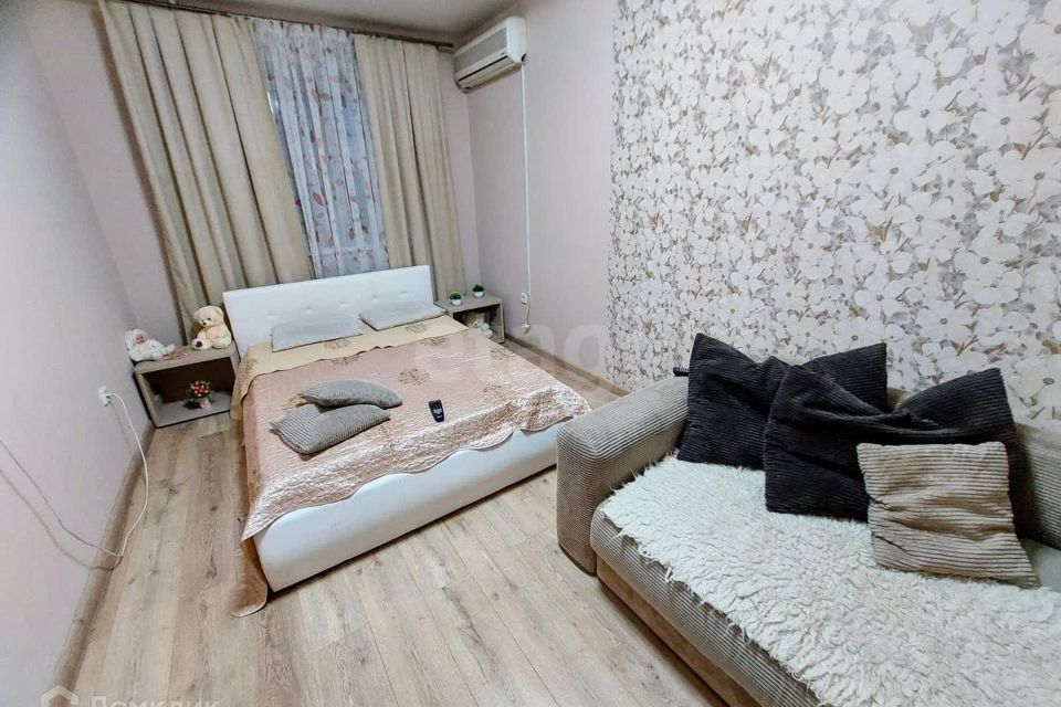 Продаётся 1-комнатная квартира, 42.3 м²