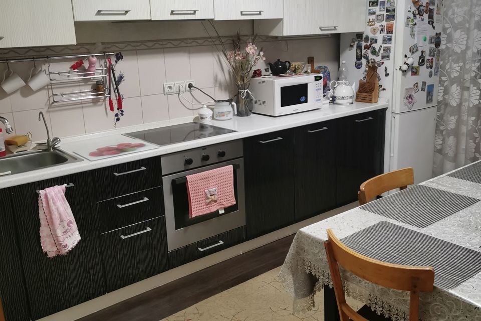 Продаётся 3-комнатная квартира, 98.2 м²