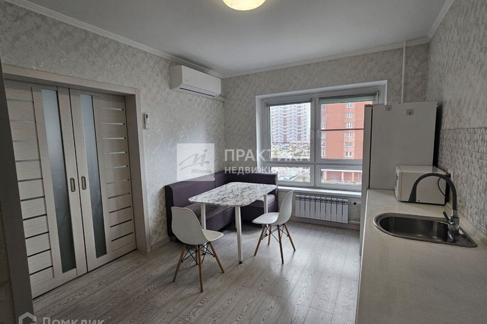 Продаётся 2-комнатная квартира, 58.4 м²