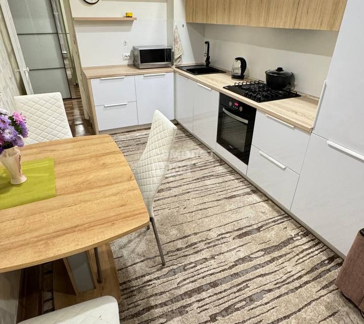 Продаётся 2-комнатная квартира, 63.6 м²