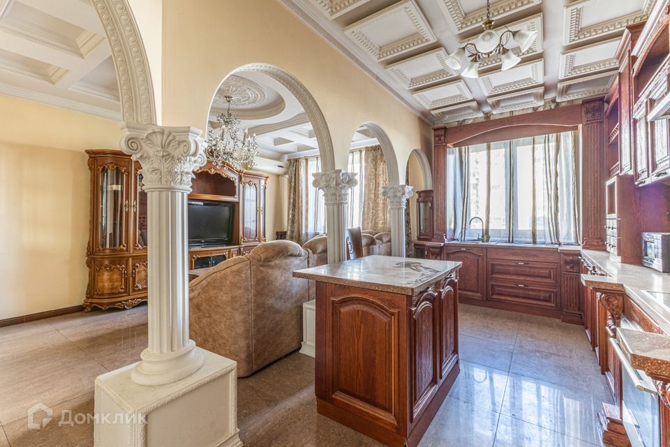 Продаётся 3-комнатная квартира, 114.8 м²