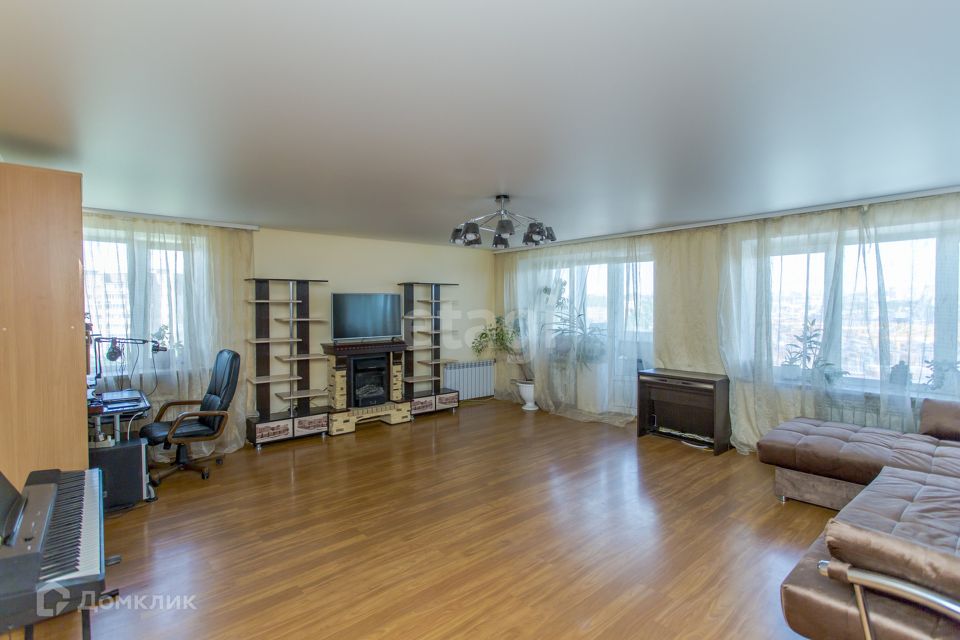 Продаётся 4-комнатная квартира, 106.6 м²