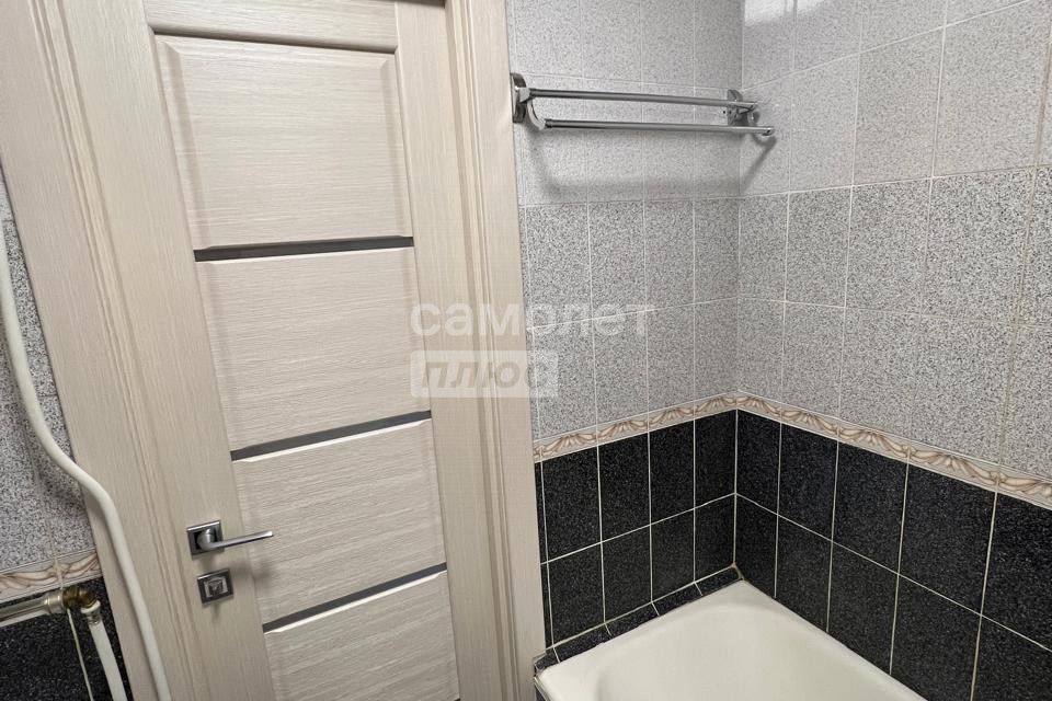 Продаётся 4-комнатная квартира, 60 м²