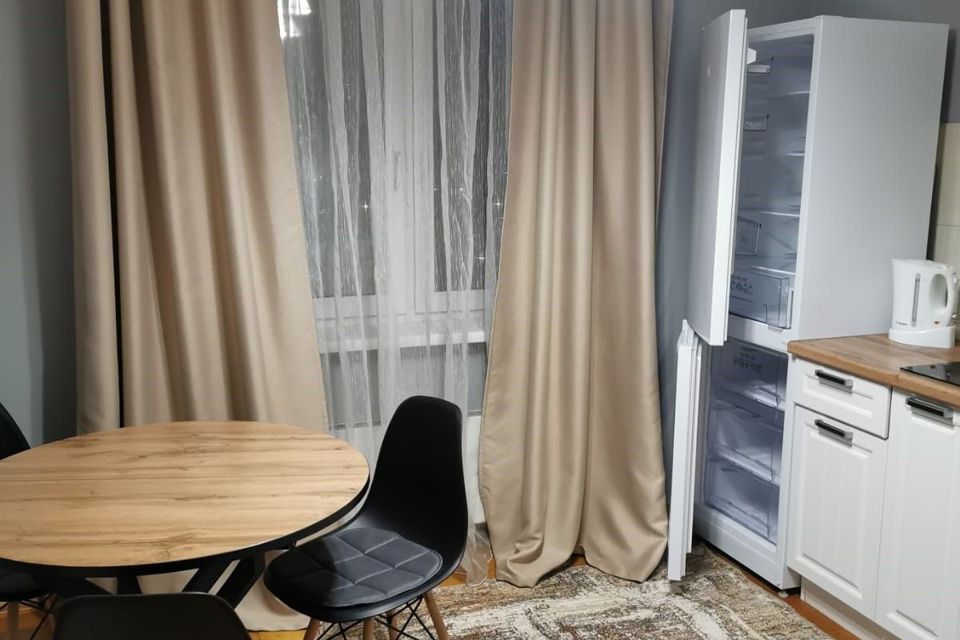 Сдаётся 2-комнатная квартира, 61.4 м²