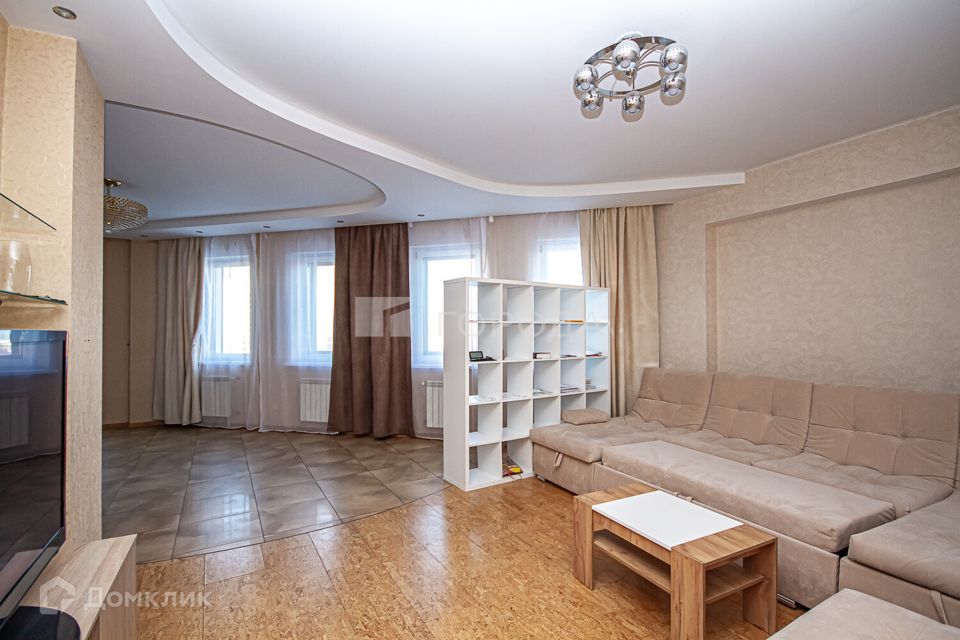 Сдаётся 3-комнатная квартира, 130 м²