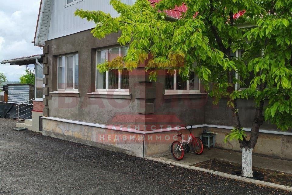 Продаётся 2-этажный дом, 160 м²