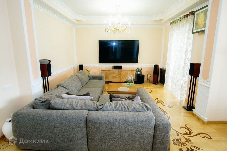 Продаётся 3-комнатная квартира, 123 м²