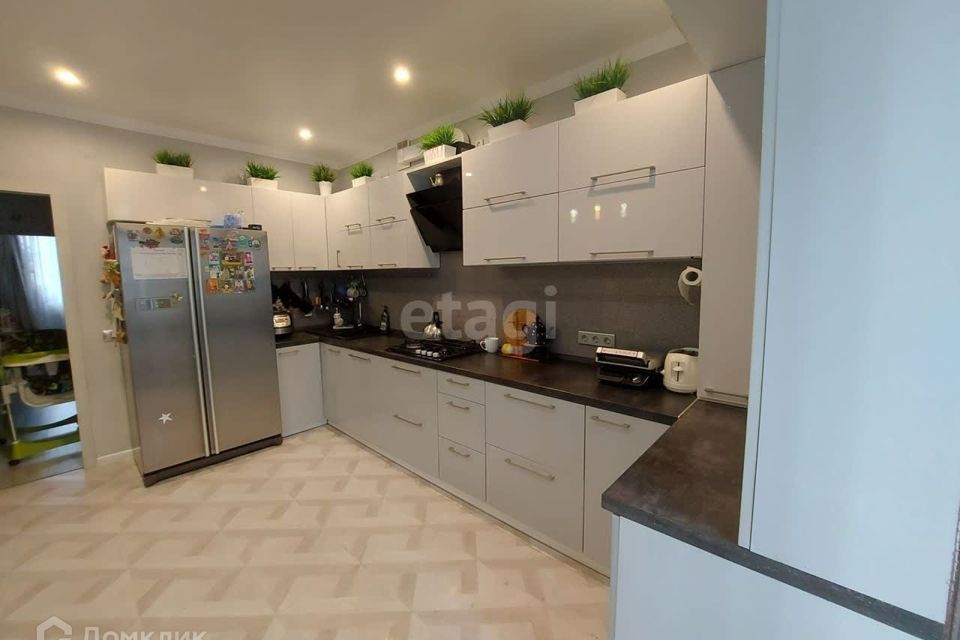 Продаётся 3-комнатная квартира, 83 м²