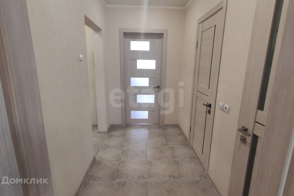 Продаётся 1-комнатная квартира, 42.2 м²