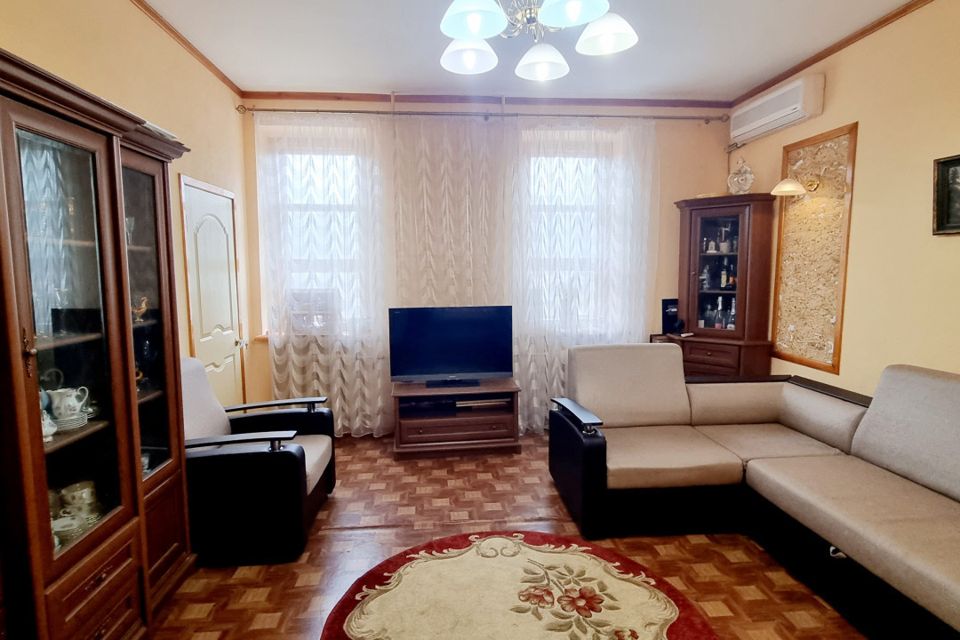 Продаётся 3-комнатная квартира, 119.1 м²