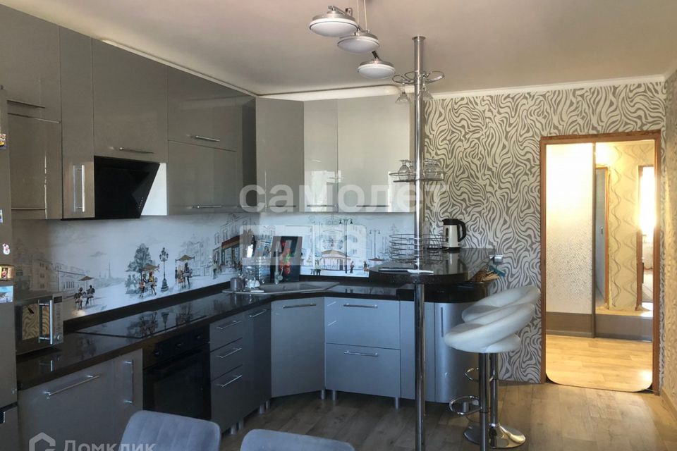 Продаётся 3-комнатная квартира, 89.9 м²