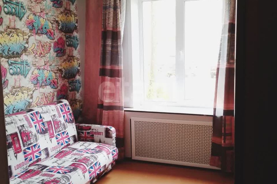 Продаётся 3-комнатная квартира, 49.4 м²