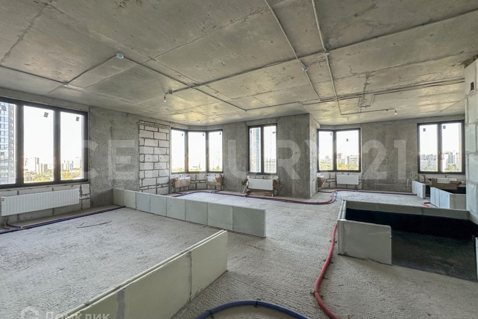 Продаётся 4-комнатная квартира, 130.1 м²