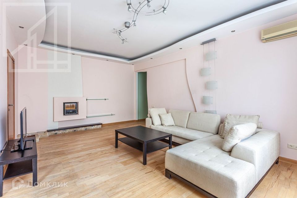 Сдаётся 3-комнатная квартира, 105 м²