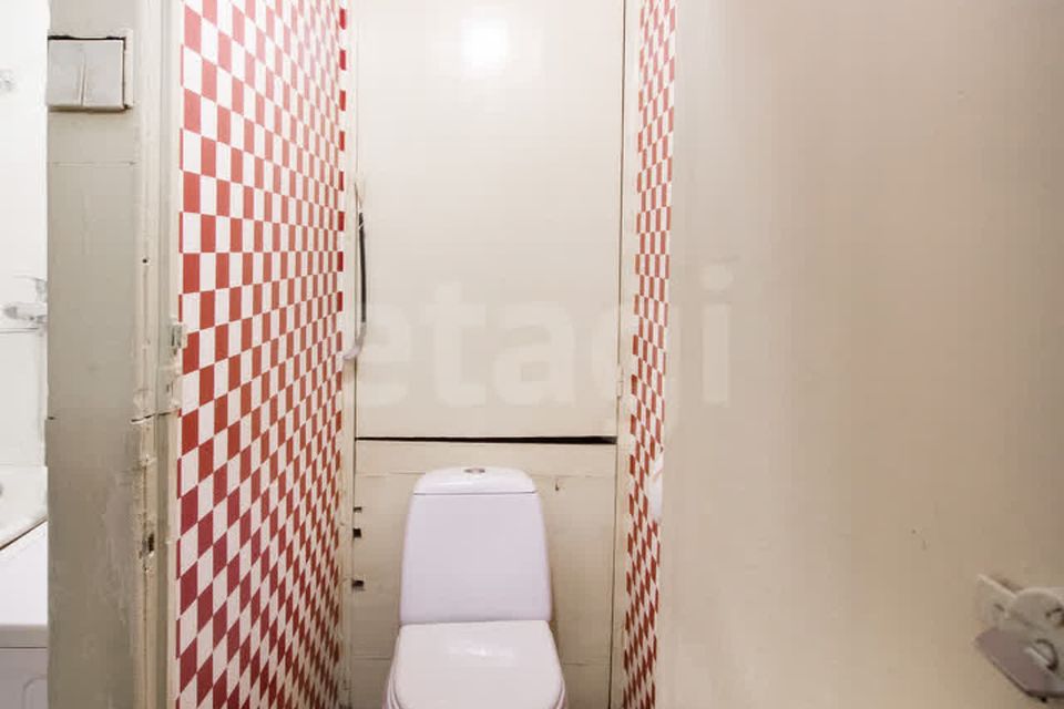 Продаётся 4-комнатная квартира, 59.2 м²