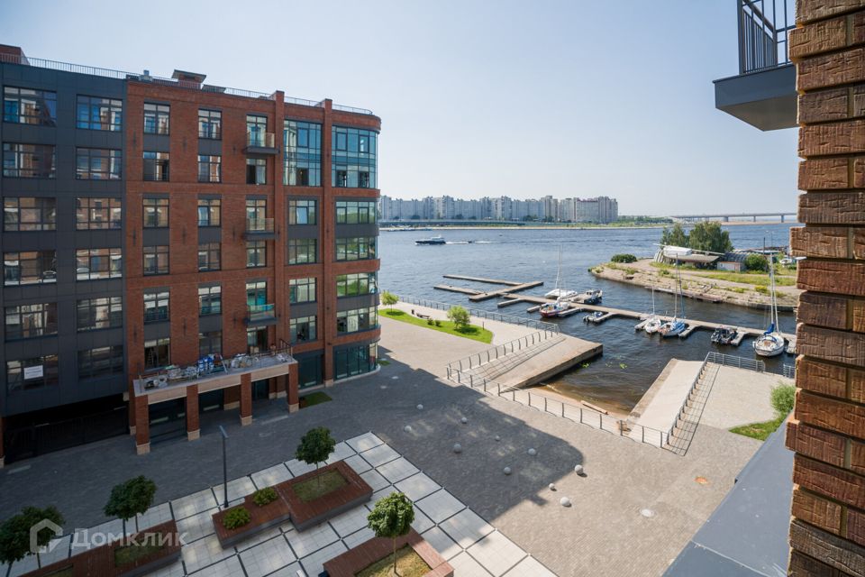 Продаётся 4-комнатная квартира, 167 м²