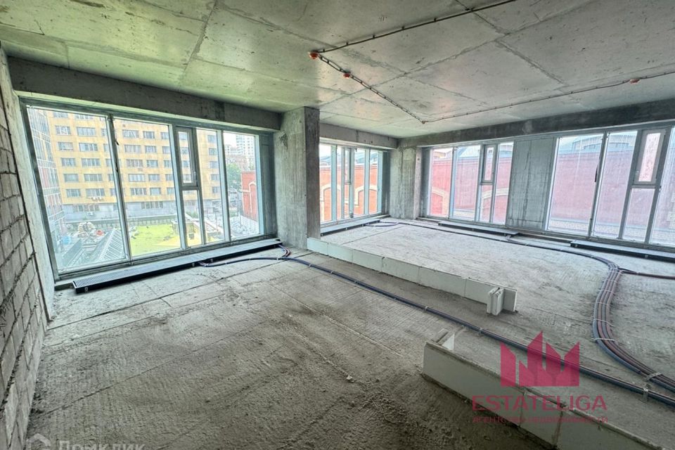 Продаётся 4-комнатная квартира, 138.5 м²