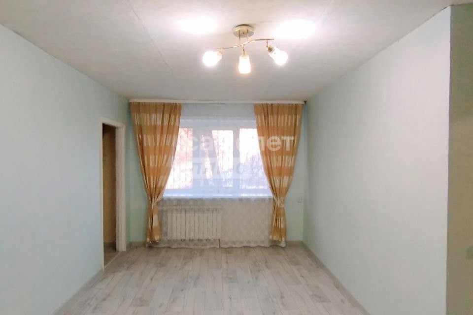 Продаётся 4-комнатная квартира, 61.2 м²