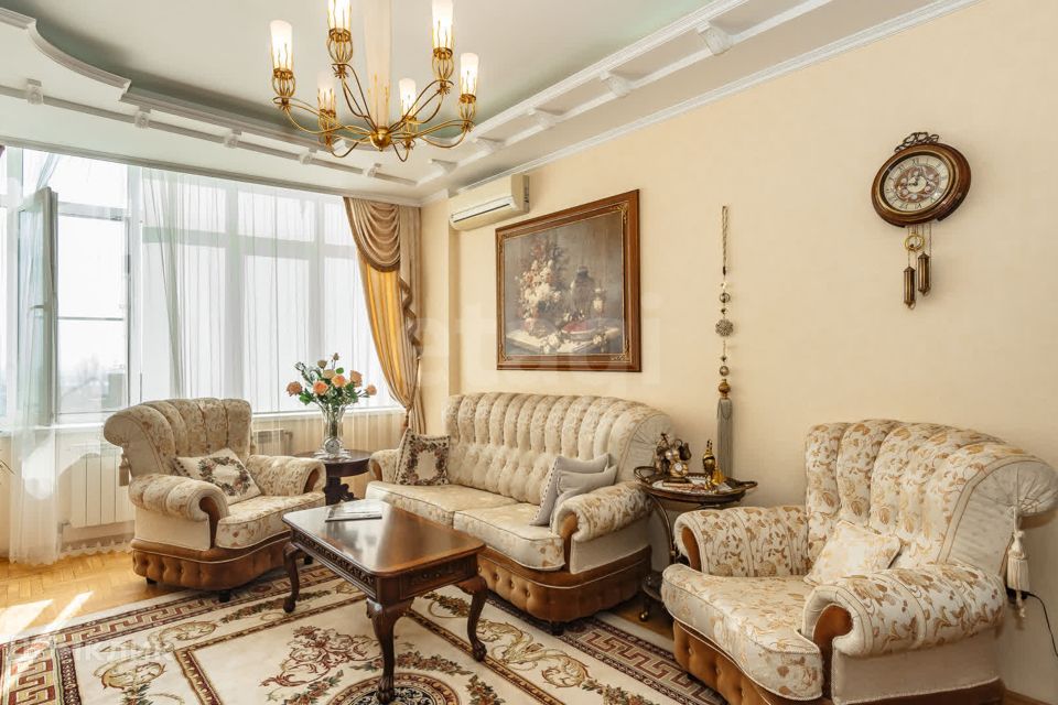 Продаётся 3-комнатная квартира, 120 м²