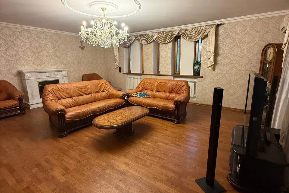 Продаётся 2-этажный дом, 350 м²