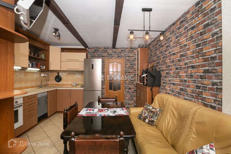 Продаётся 2-комнатная квартира, 72.6 м²