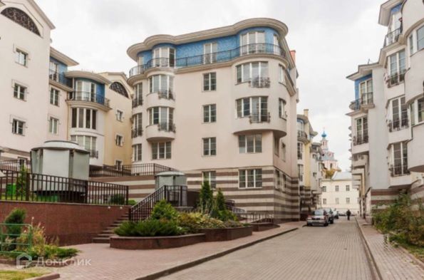 Продаётся 4-комнатная квартира, 877 м²