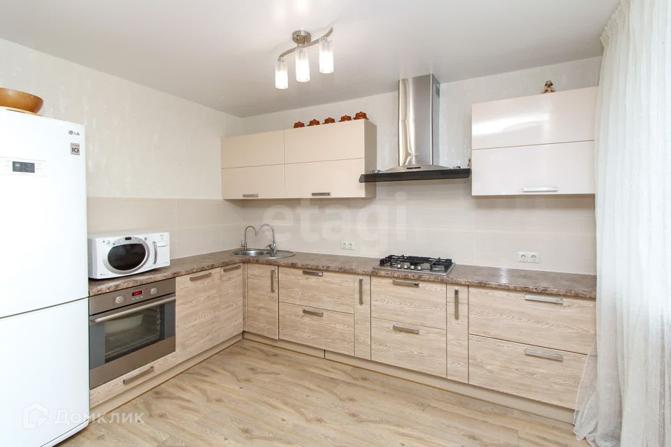 Продаётся 2-комнатная квартира, 71.5 м²