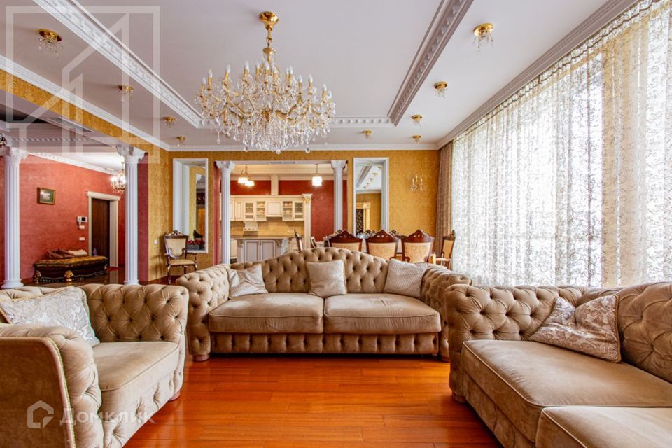 Сдаётся 4-комнатная квартира, 238.8 м²