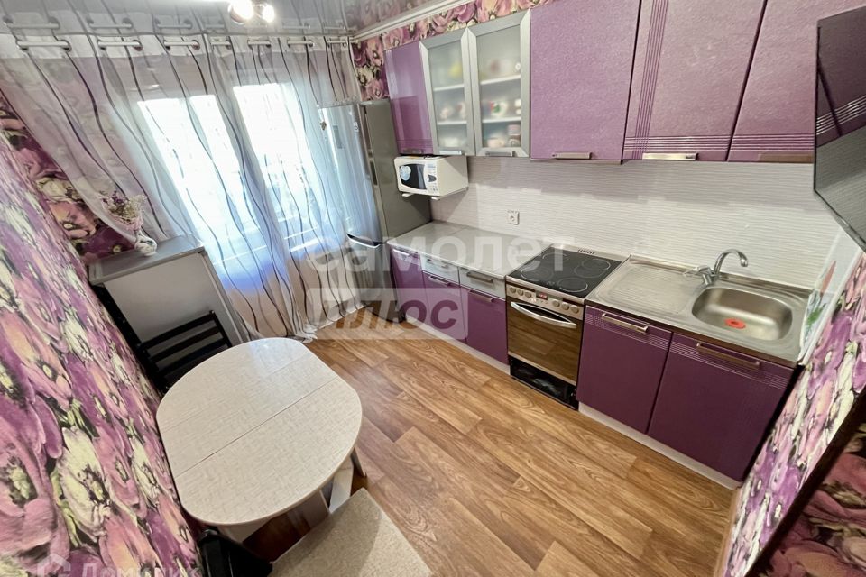 Продаётся 3-комнатная квартира, 60.5 м²